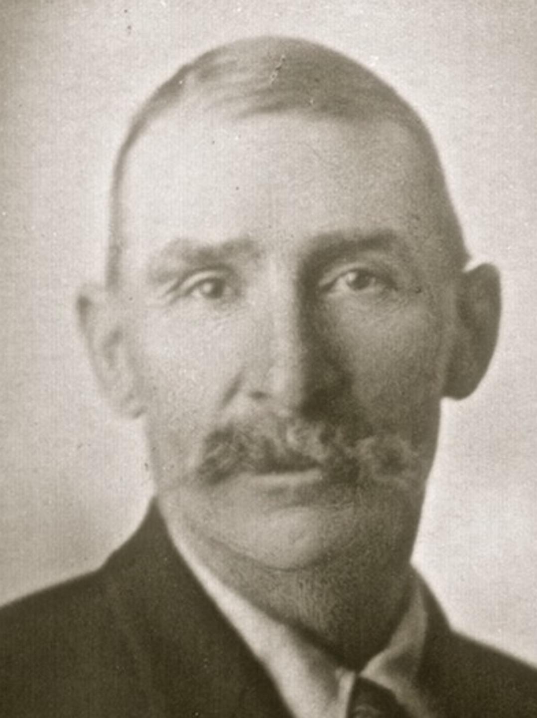 William Oswald (1862 - 1941) Profile